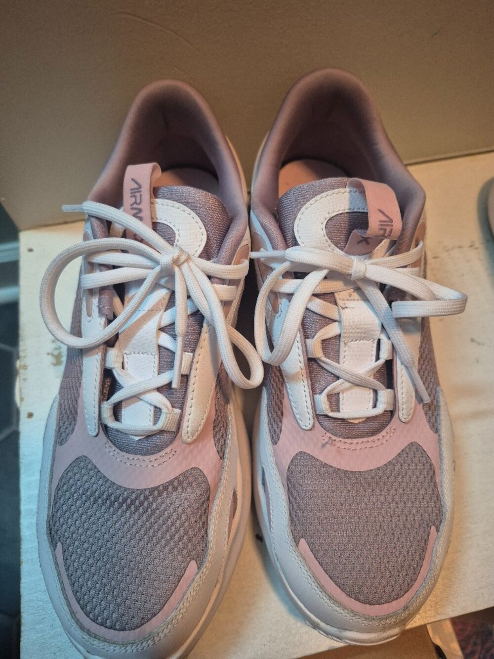 Nike Air Max Bolt Light Violet Pink Sneakers 7Y / Women's 8.5